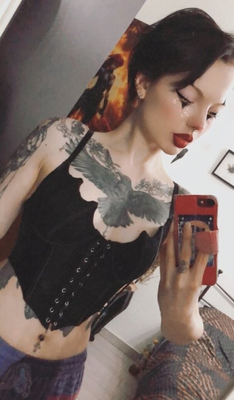 Foto desnuda filtrada de OnlyFans de Faerie Blossom
