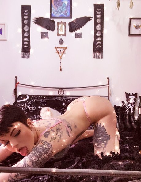 Foto desnuda filtrada de OnlyFans de Faerie Blossom