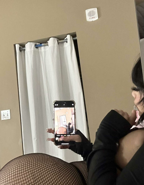 Foto desnuda filtrada de OnlyFans de Samantha Yang Hmong