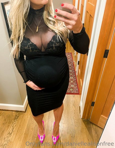 Foto desnuda filtrada de OnlyFans de Daniellealison