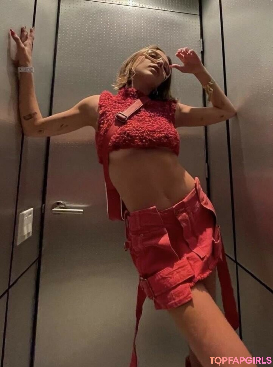 Foto desnuda filtrada de OnlyFans de Emma Chamberlain #120 Foto desnuda filtrada de OnlyFans de Emma Chamberlain #120