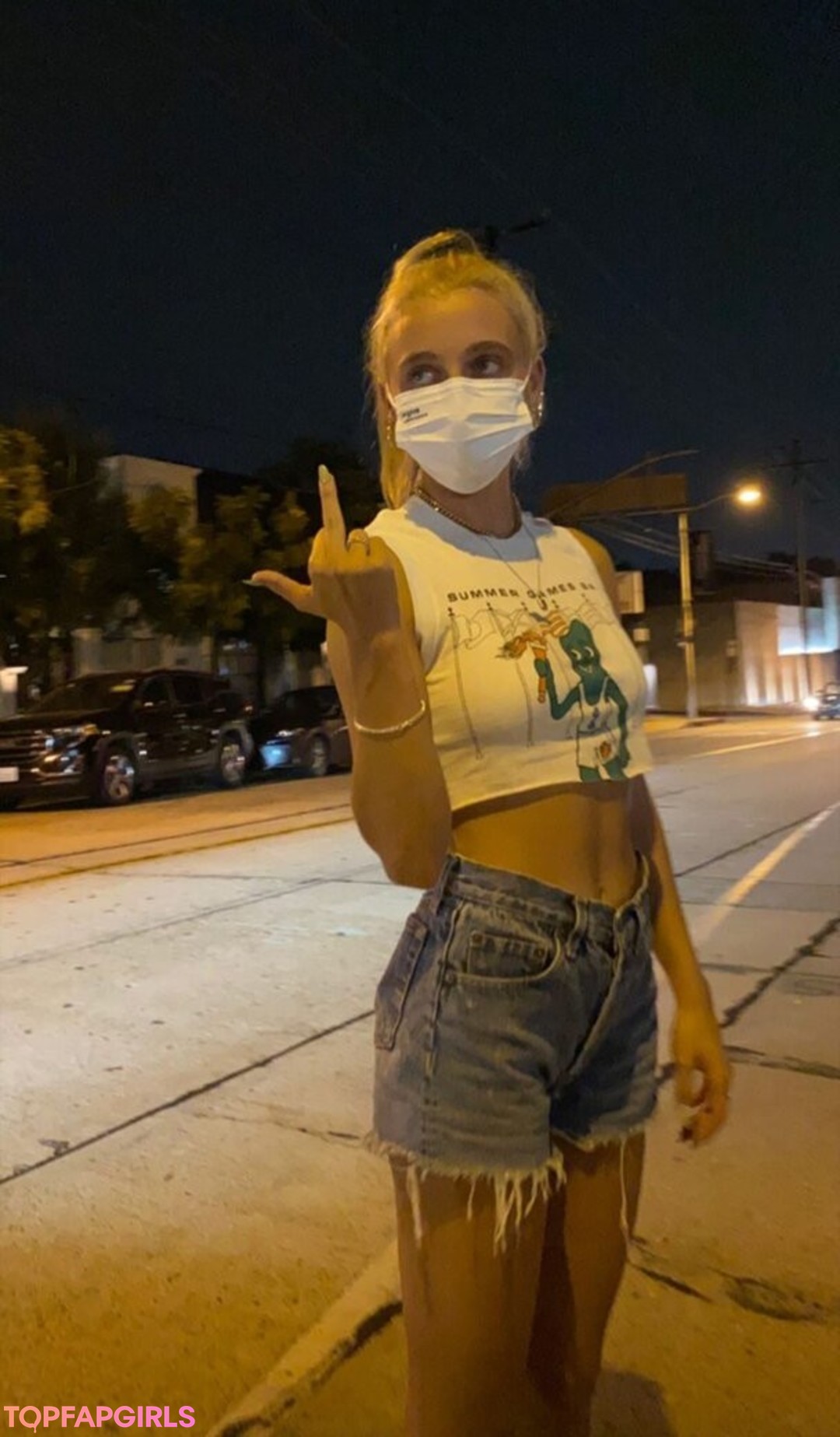 Foto desnuda filtrada de OnlyFans de Emma Chamberlain #18 Foto desnuda filtrada de OnlyFans de Emma Chamberlain #18