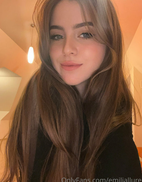 Foto desnuda filtrada de OnlyFans de Emiliallure