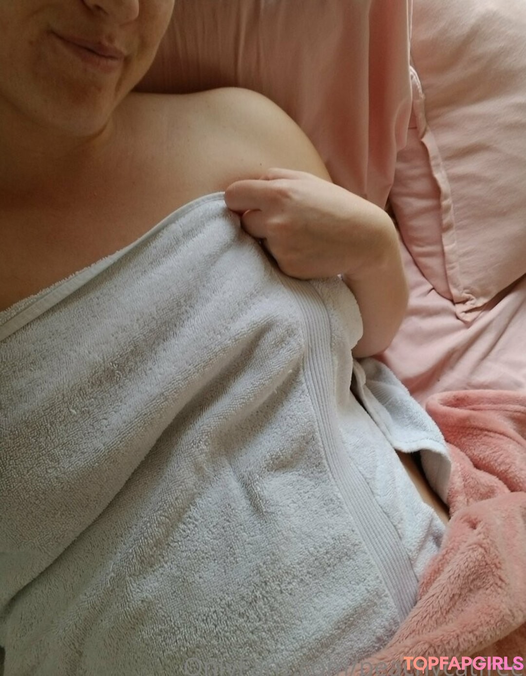 Foto desnuda filtrada de OnlyFans de Peachycatfree #3 Foto desnuda filtrada de OnlyFans de Peachycatfree #3