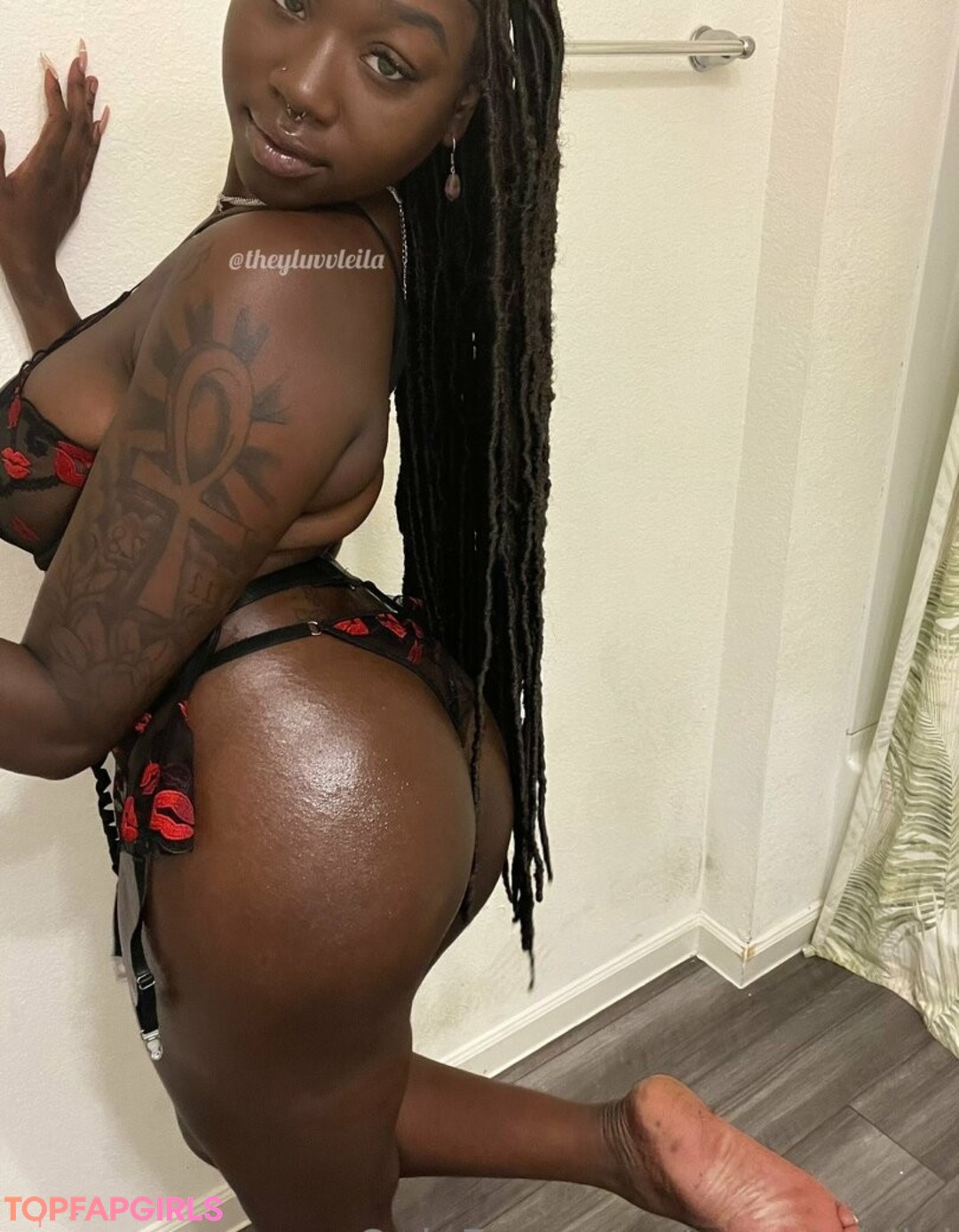 Foto desnuda filtrada de OnlyFans de Sweetgirllei #231 Foto desnuda filtrada de OnlyFans de Sweetgirllei #231