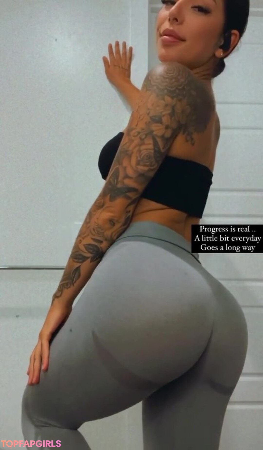 Foto desnuda filtrada de OnlyFans de Gina Valentina #25 Foto desnuda filtrada de OnlyFans de Gina Valentina #25