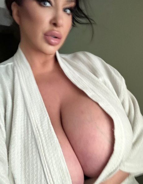 Foto desnuda filtrada de OnlyFans de Kristine 38nn