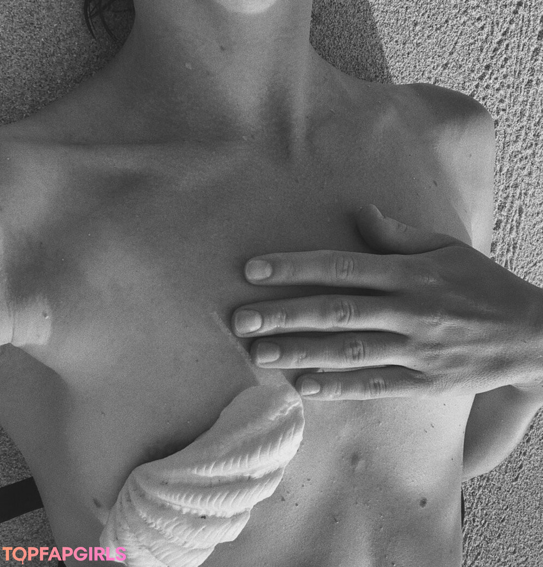 Foto desnuda filtrada de OnlyFans de Iviivinskaya #1 Foto desnuda filtrada de OnlyFans de Iviivinskaya #1