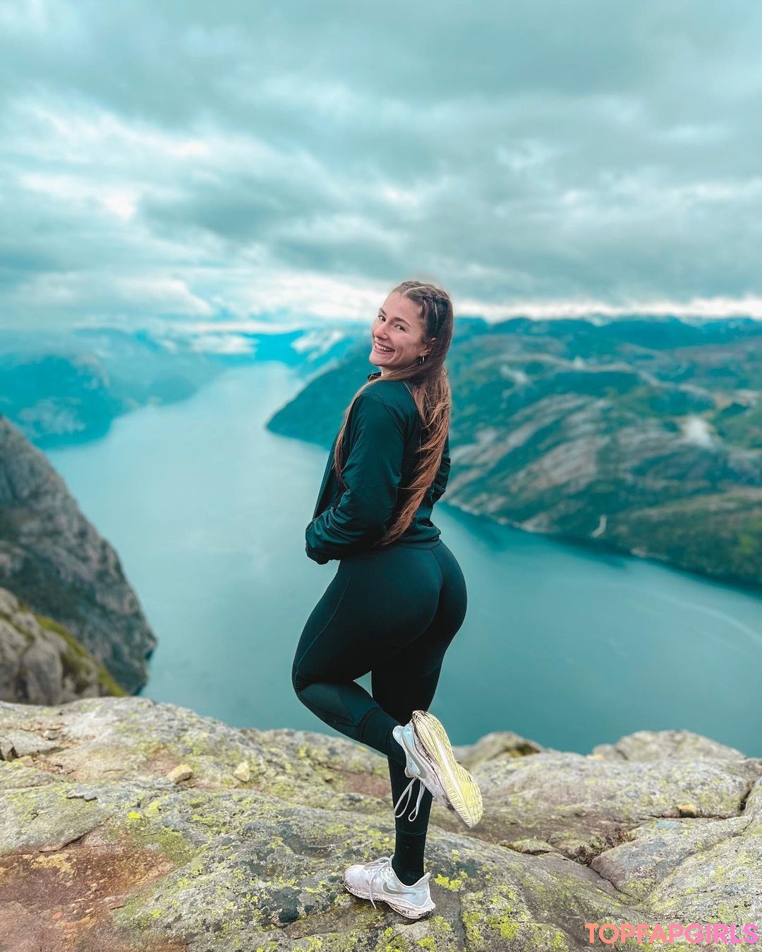 Foto desnuda filtrada de OnlyFans de Leonie Kommoss #96 Foto desnuda filtrada de OnlyFans de Leonie Kommoss #96