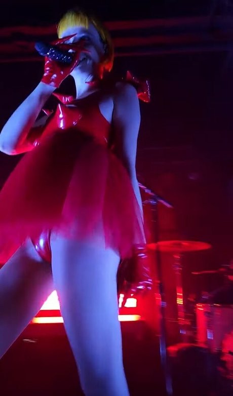 Tessa Violet
