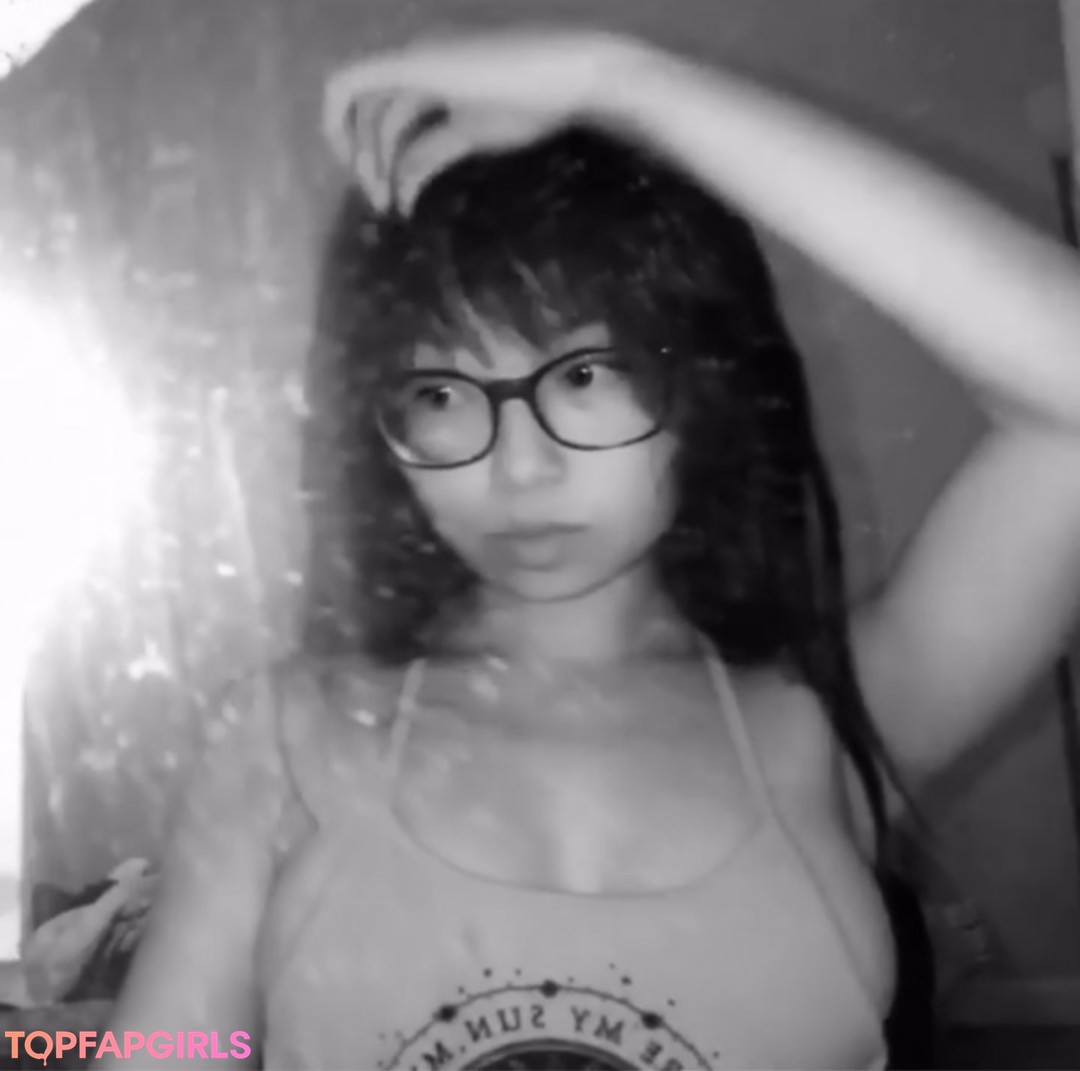 Foto desnuda filtrada de OnlyFans de Fruitypoppin #333 Foto desnuda filtrada de OnlyFans de Fruitypoppin #333