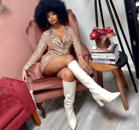 Taylor Rooks