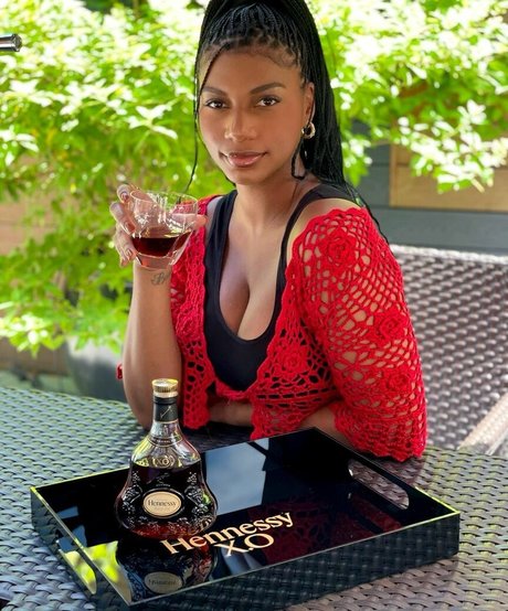 Foto desnuda filtrada de OnlyFans de Taylor Rooks