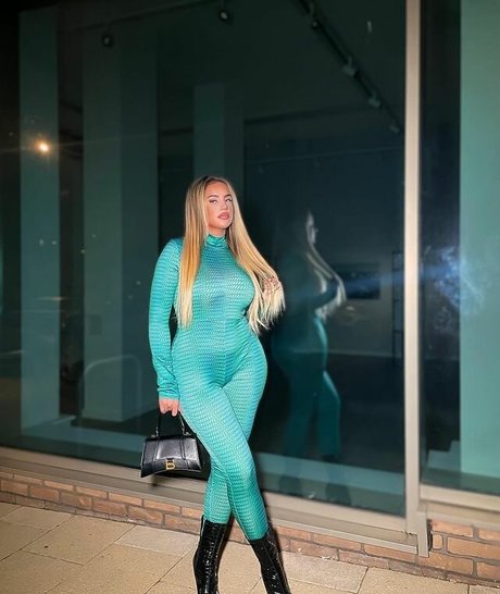 LAURA GOLD