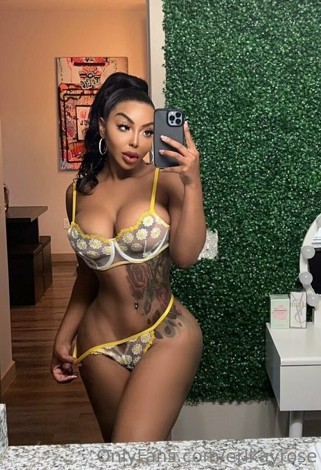 Foto desnuda filtrada de OnlyFans de Erikayrose