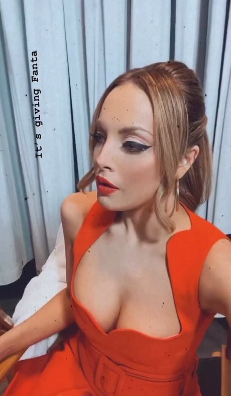 Foto desnuda filtrada de OnlyFans de Elizabeth Gillies