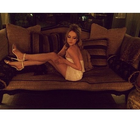 Elizabeth Gillies