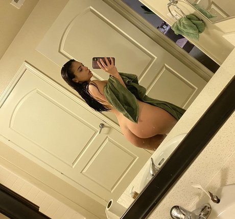 Foto desnuda filtrada de OnlyFans de Violet Starr