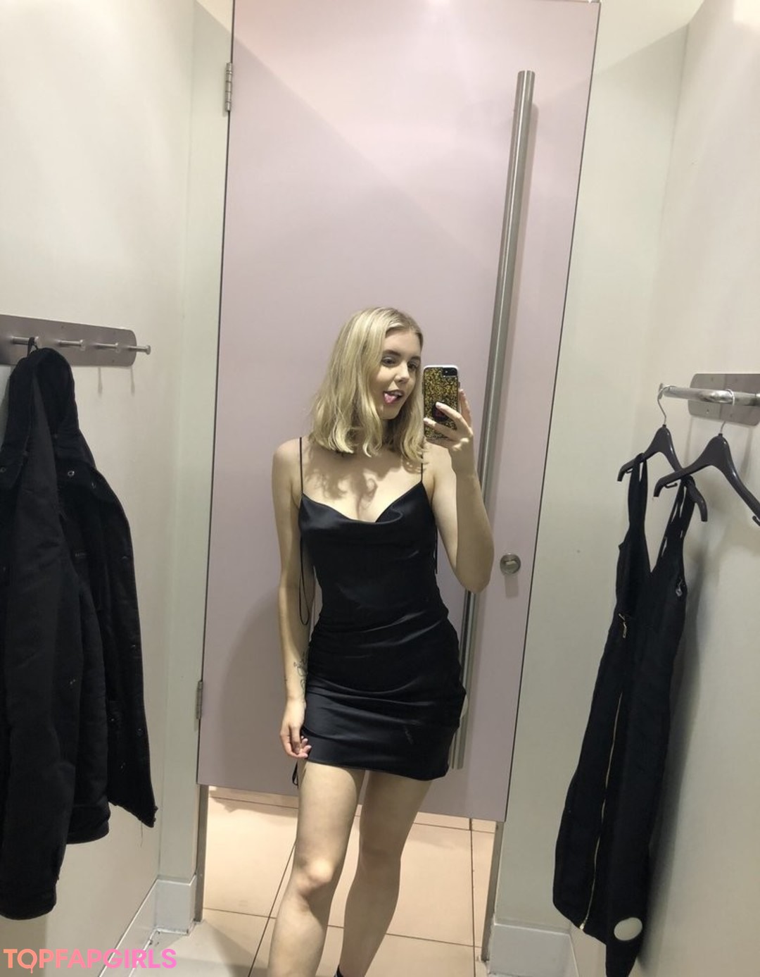 Foto desnuda filtrada de OnlyFans de Hoxieloxie #22 Foto desnuda filtrada de OnlyFans de Hoxieloxie #22