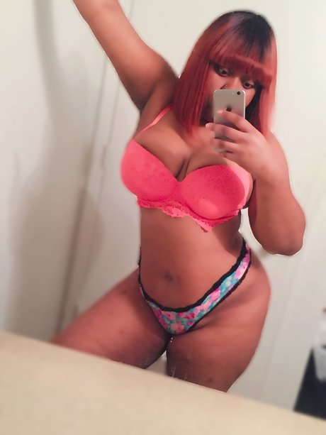 Foto desnuda filtrada de OnlyFans de Eva Baybee 