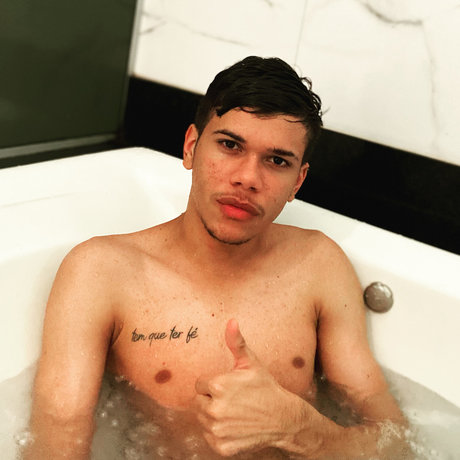 Foto desnuda filtrada de OnlyFans de Dotado Goinia