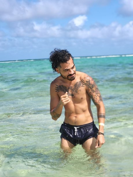 Foto desnuda filtrada de OnlyFans de Aarn