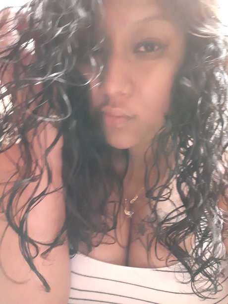 Foto desnuda filtrada de OnlyFans de Urfavegirl