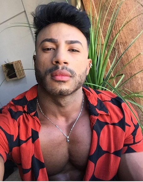 Foto desnuda filtrada de OnlyFans de Henry Brasil