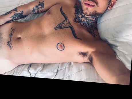 Foto desnuda filtrada de OnlyFans de Pavloh