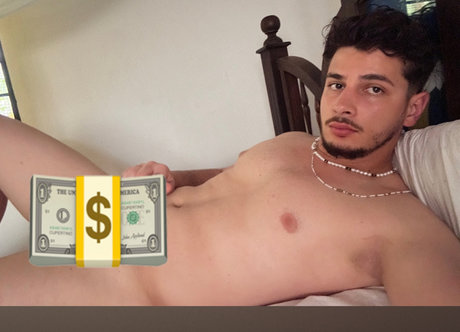 Foto desnuda filtrada de OnlyFans de Demie