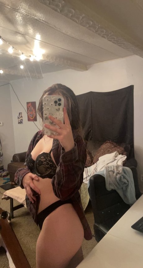Foto desnuda filtrada de OnlyFans de Reign