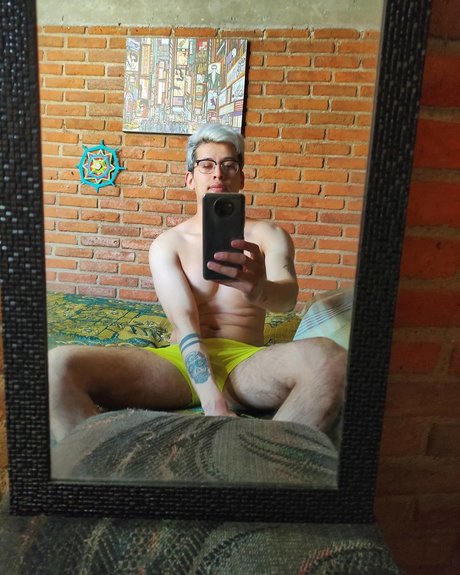 Foto desnuda filtrada de OnlyFans de  Oscar Gr