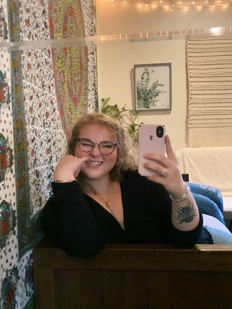 Foto desnuda filtrada de OnlyFans de M