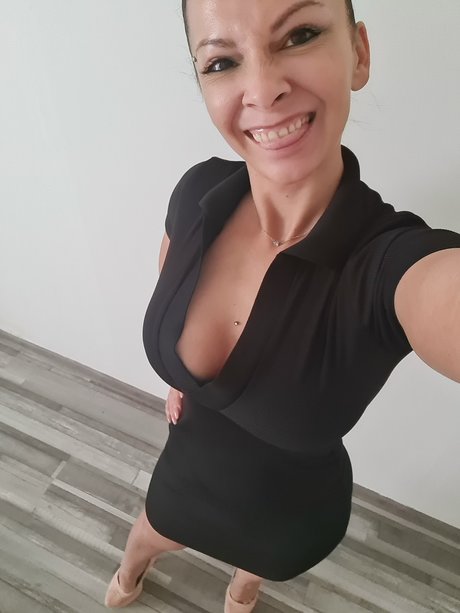 Foto desnuda filtrada de OnlyFans de Corina