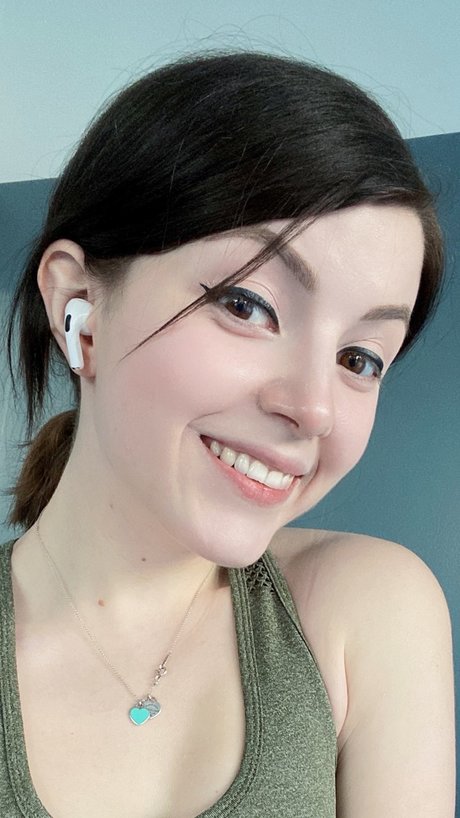 Foto desnuda filtrada de OnlyFans de Olyashaa