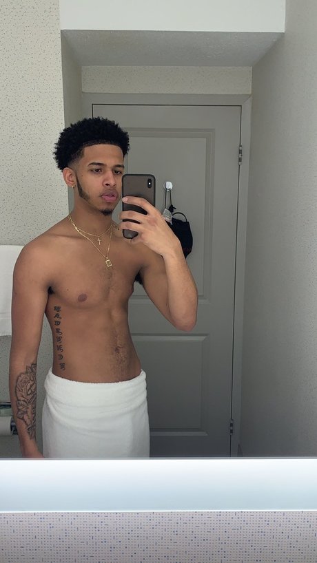 Foto desnuda filtrada de OnlyFans de Prettyboiie