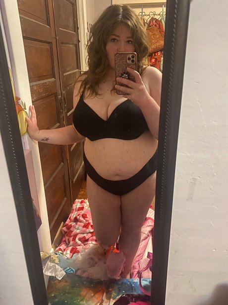 Foto desnuda filtrada de OnlyFans de Plumper Princess