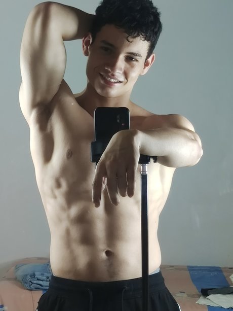 Foto desnuda filtrada de OnlyFans de Andrs Snchez