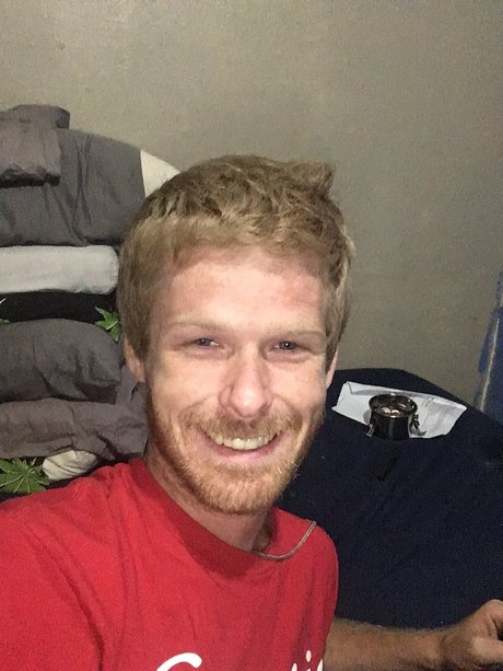Foto desnuda filtrada de OnlyFans de Dustin Menchue