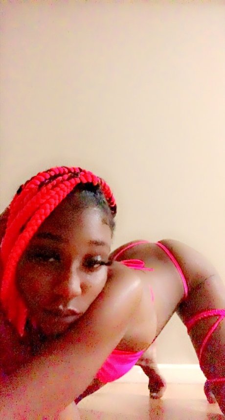 Foto desnuda filtrada de OnlyFans de Pink Poochie 