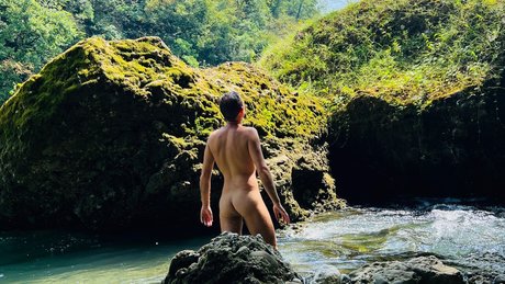 Foto desnuda filtrada de OnlyFans de Pyotr