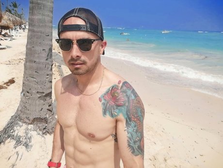Foto desnuda filtrada de OnlyFans de Roberto Perezhenriquez