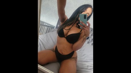 Foto desnuda filtrada de OnlyFans de Queenred11