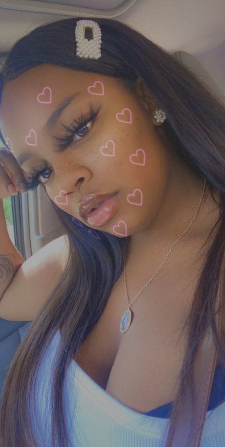 Foto desnuda filtrada de OnlyFans de Queenb