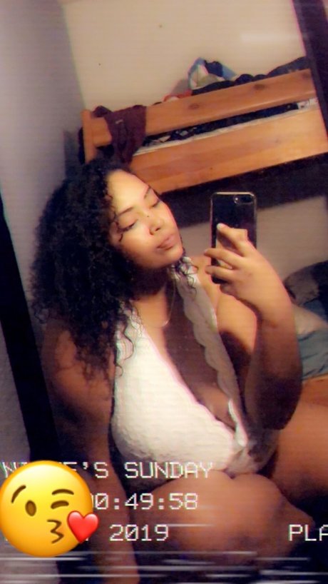 Foto desnuda filtrada de OnlyFans de Deebabyyy