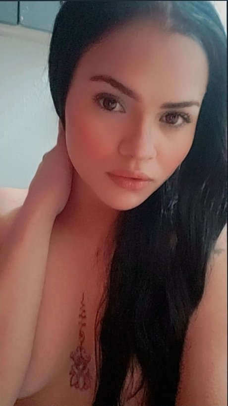 Claudia Flores