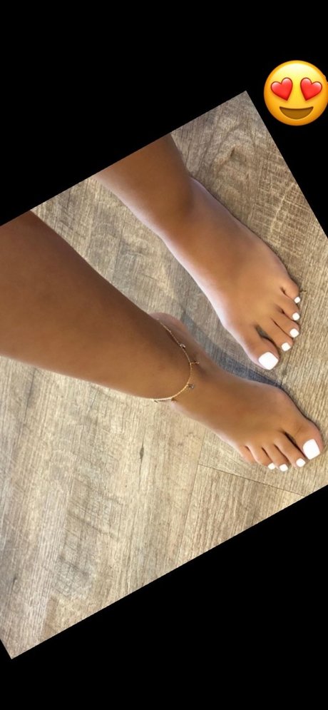 Foto desnuda filtrada de OnlyFans de Pretty Toes Ant