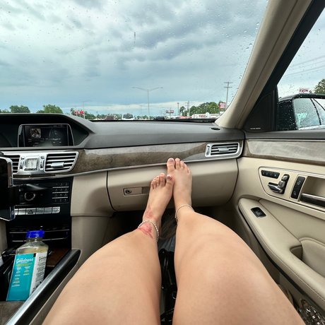 Foto desnuda filtrada de OnlyFans de Feetonly