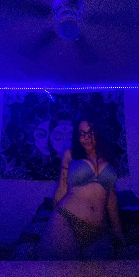 Foto desnuda filtrada de OnlyFans de Domi