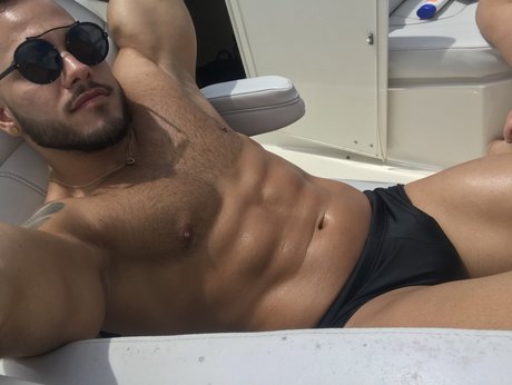 Foto desnuda filtrada de OnlyFans de Ricky Ricco